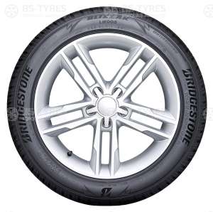 Bridgestone Blizzak LM005 215/65 R17 103H